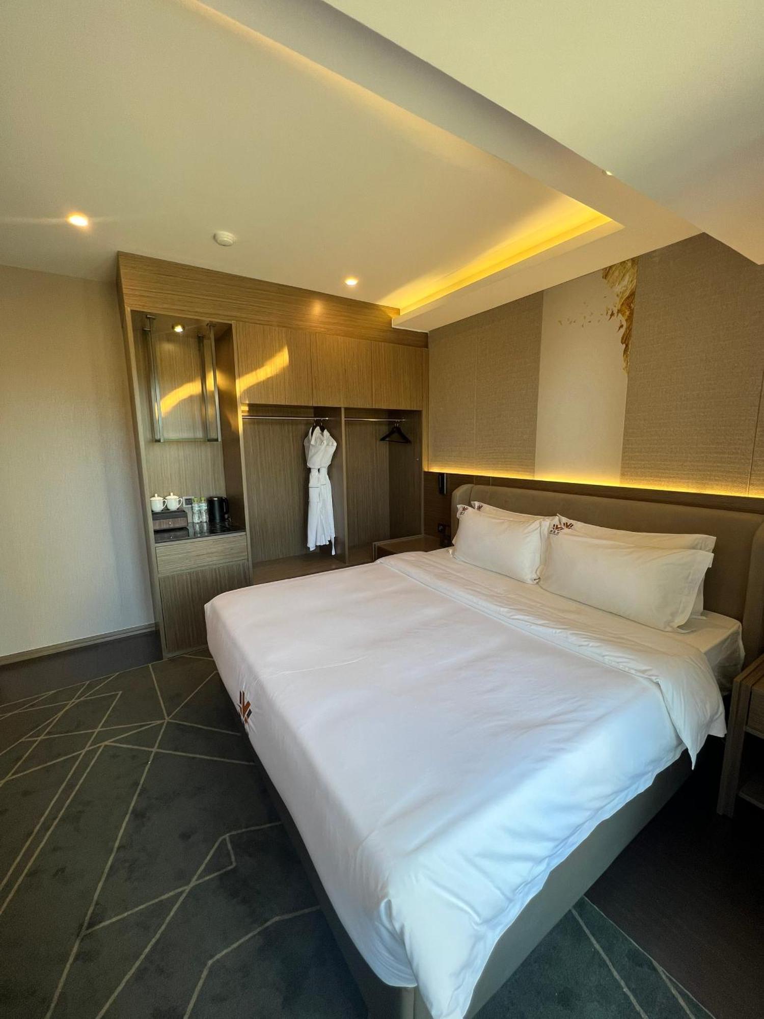 Wah Fu Hotel โฮจิมินห์ซิตี้ ภายนอก รูปภาพ